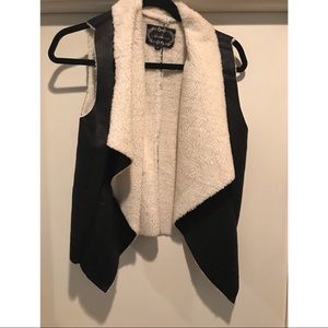 Faux suede vest!✨🍂🍁